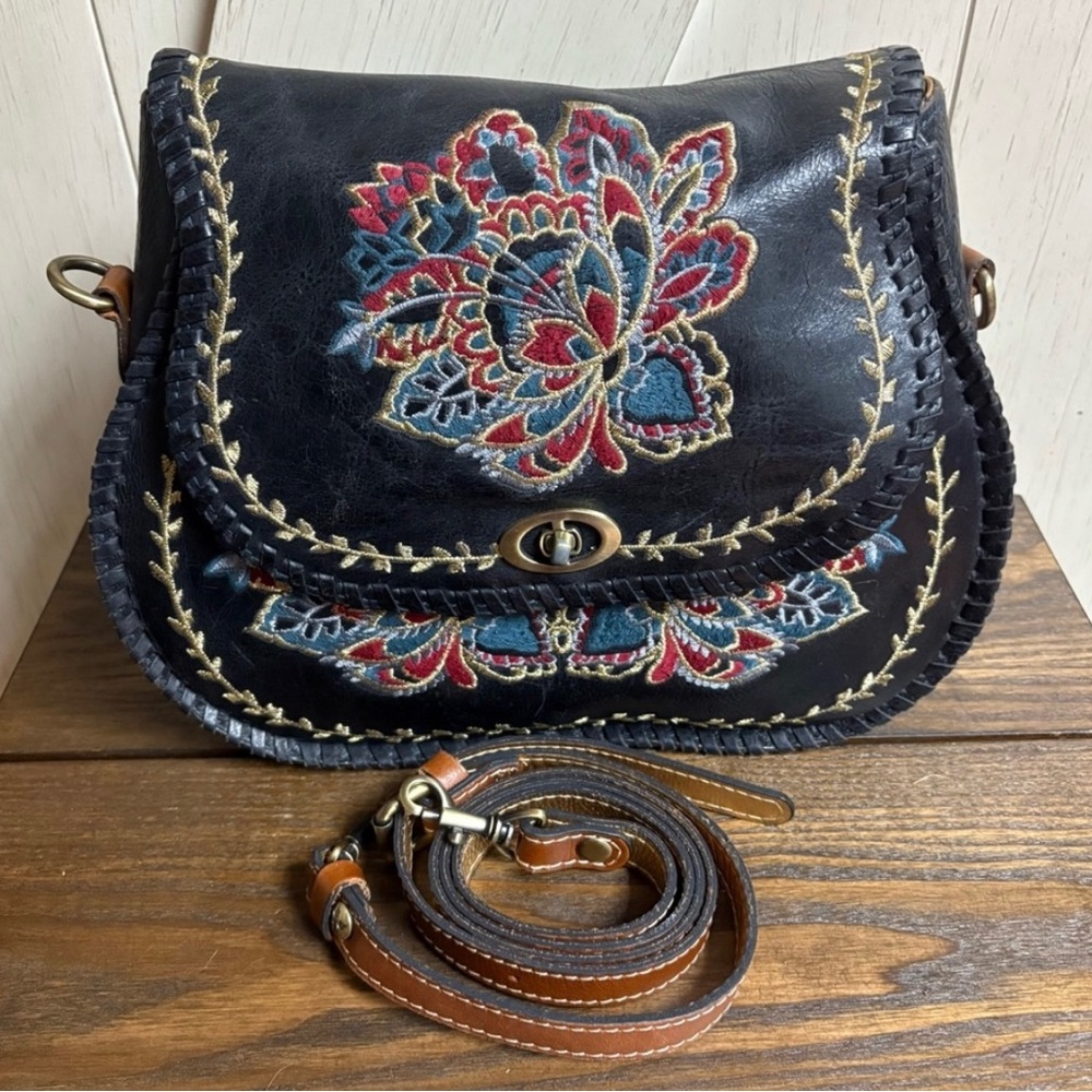 Patricia Nash Arezzo Crossbody EUC - Picture 2 of 6